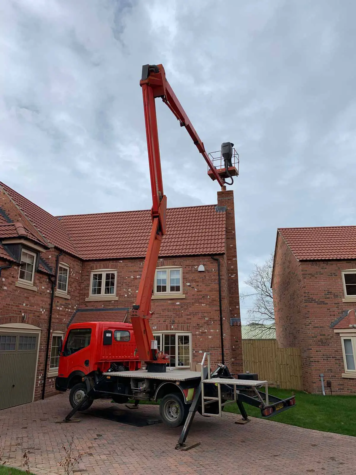 cherry picker charnwood arc