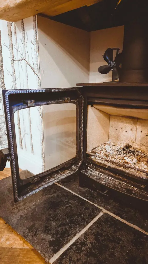 wood burner stove glass cleaning